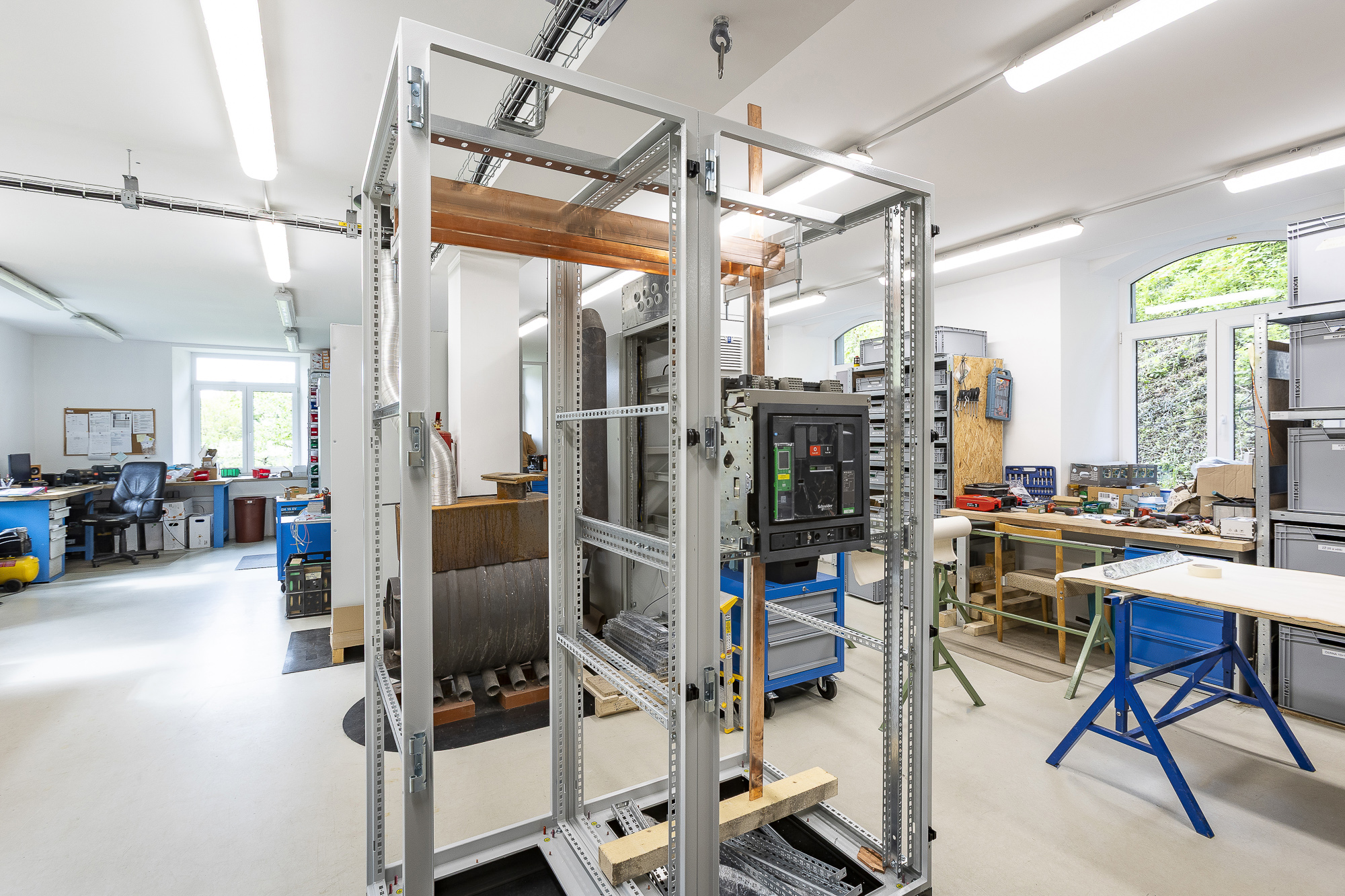 Interiér dílny SC-control – výroba rozvaděčů